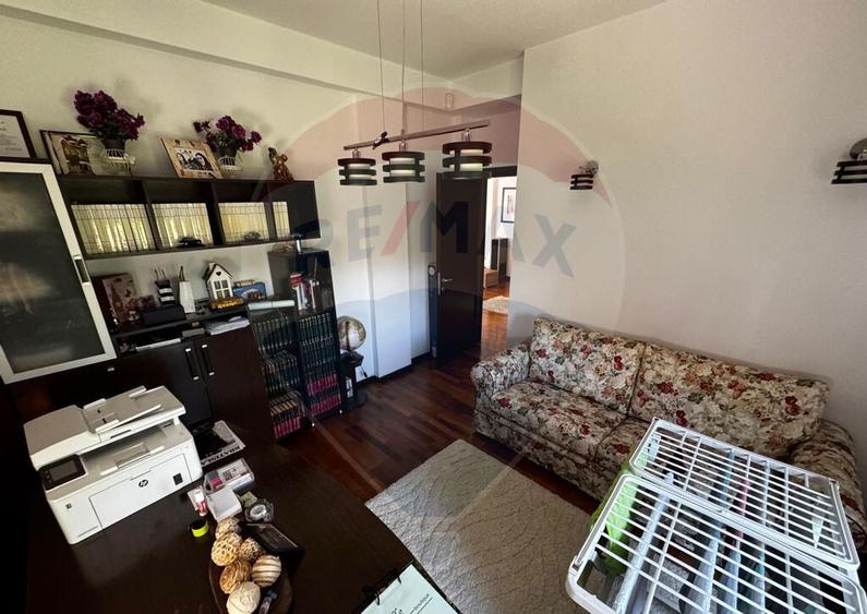 Casa / Vila cu 5 camere de vanzare - 12