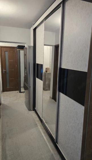 Apartament cu 2 camere decomandat în Valea Oltului