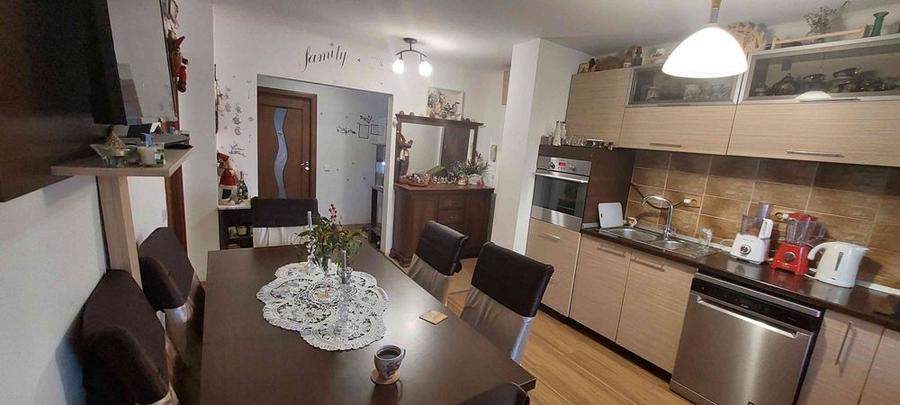 Apartament cu 4 camere decomandat în 1 Mai