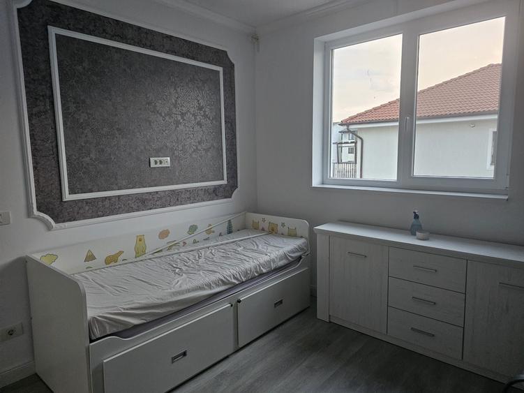 Inchiriez penthouse cu 3 camere,2 bai, 2 terase mari, bucatarie openspace - 2