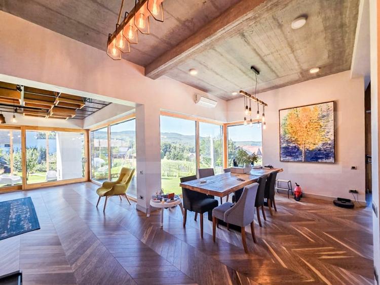 Vila  spectaculoasa de vanzare in Faget - 12