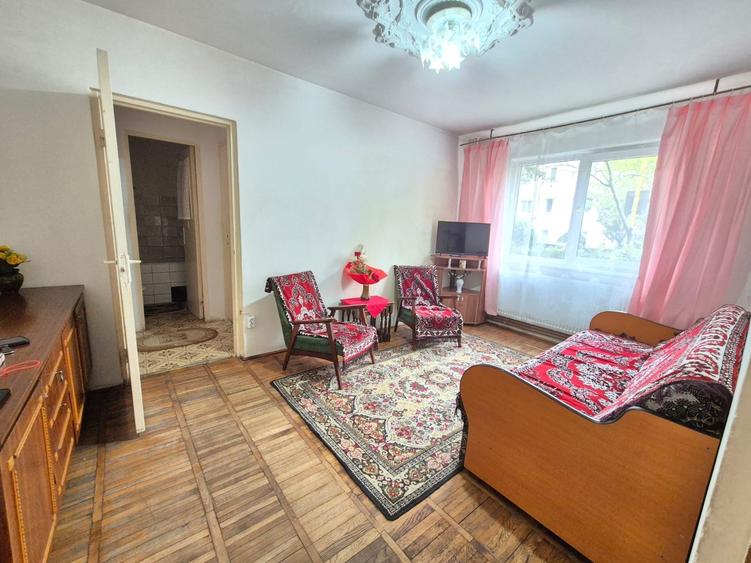 Vanzare Apartament 2 Camere mic si cochet zona  Florilor Brasov - 3