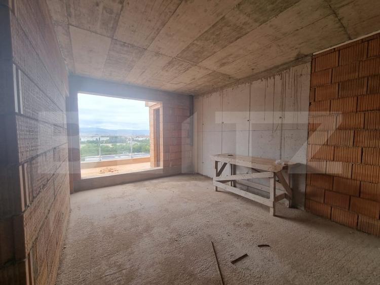 Oportunitate investitie! 2 camere, 37 mp, terasa 16 mp, zona Spitalului Regional - 1