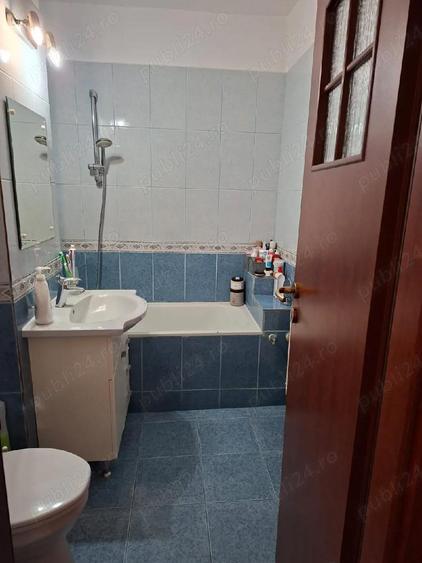 Vand apartament cu 3 camere in Tudor,strada Livezeni. - 2