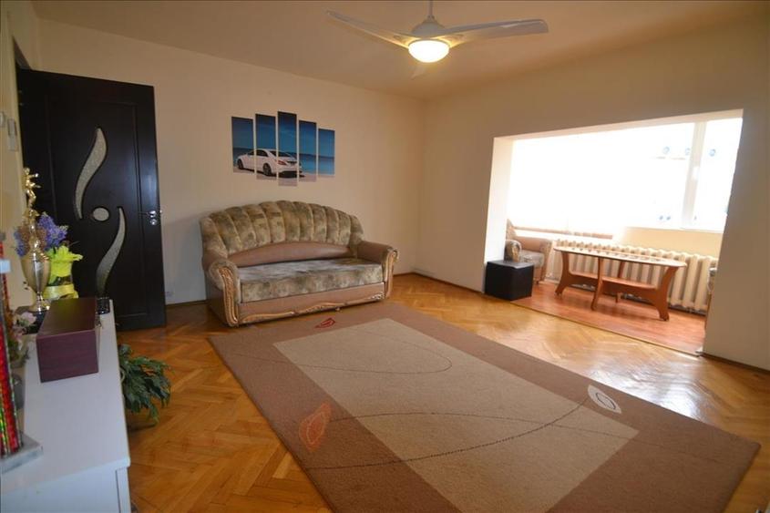 Apartament 3 camere decomandat 2 bai.2 balcoane  etajul 2   Judetean - 17