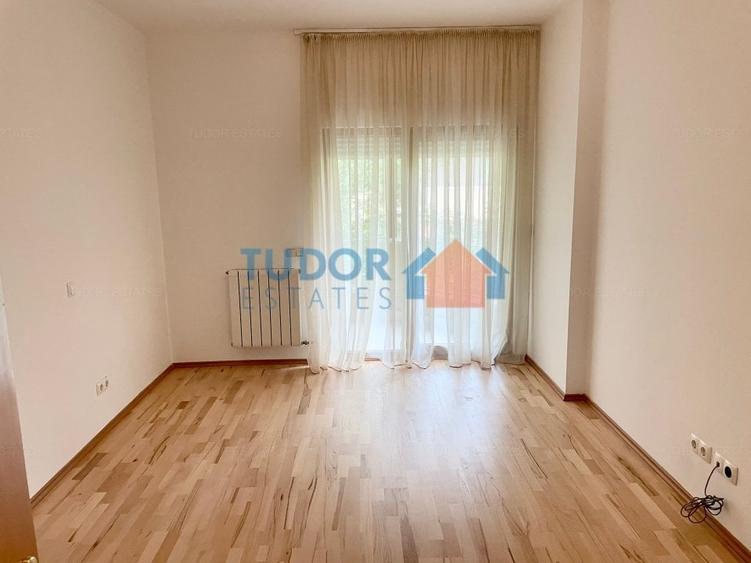 Vila superba cu 5 dormitoare de vazare in complex cu piscina - 16