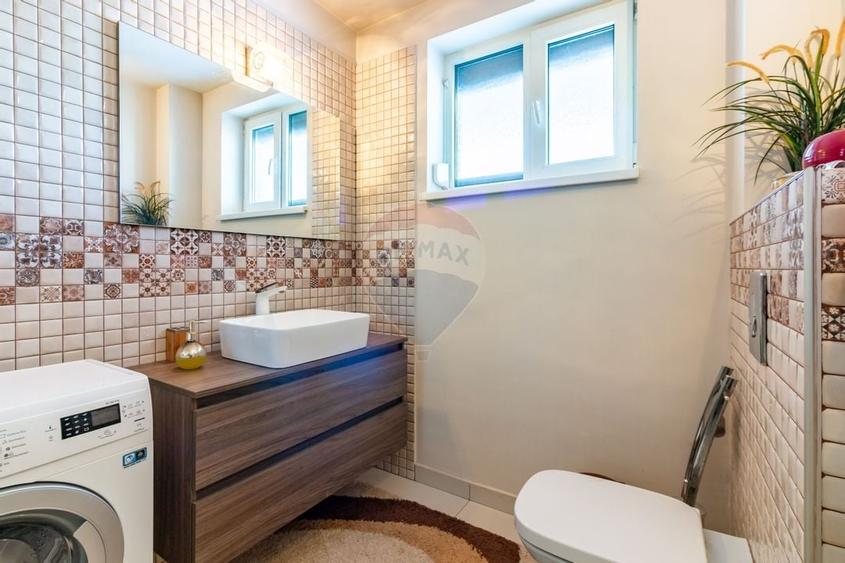 Casă / Vilă cu 4 camere de vânzare în zona Giulesti Sarbi - 22