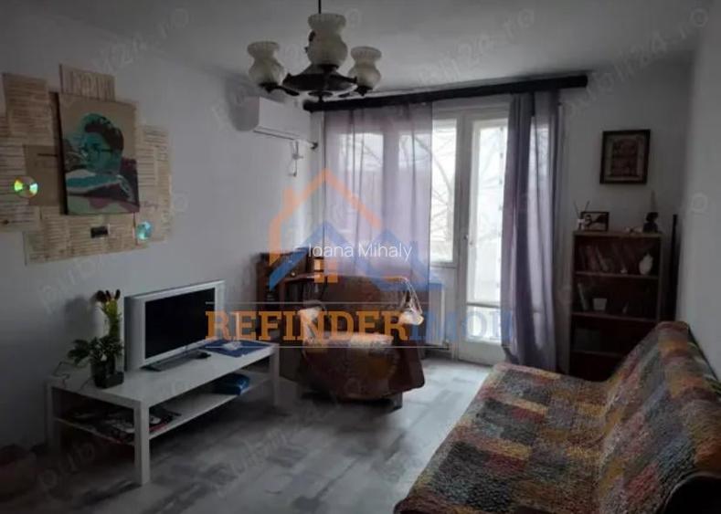 Apartament cu 2 camere semidecomandat, mobilat în P-ța Muncii Apartament cu 2 camere semidecomandat, mobilat în P-ța Muncii