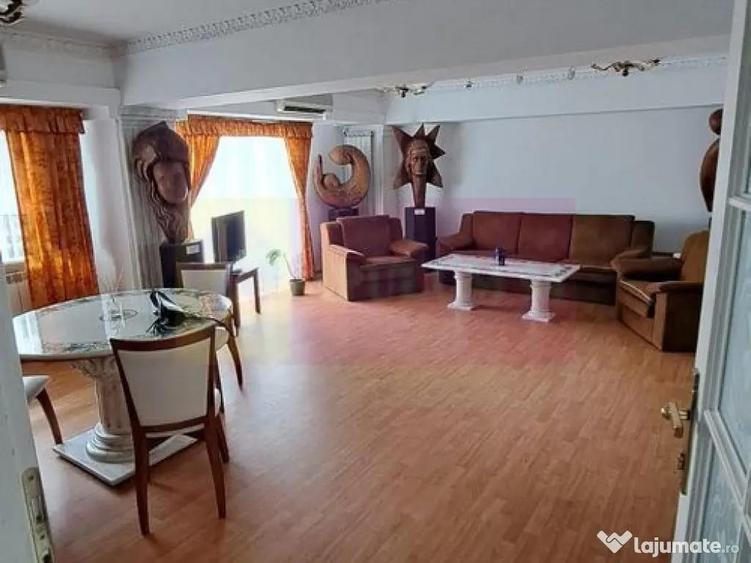 Apartament pe bd Decebal, stradal, - 5