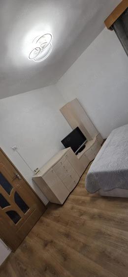 Inchiriez apartament 3 camere decomandat - 9