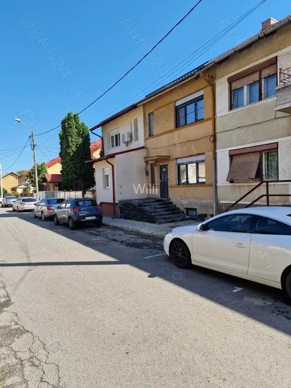Vand casa renovata la gri in cea mai selecta zona din Re?i?a-Lunca