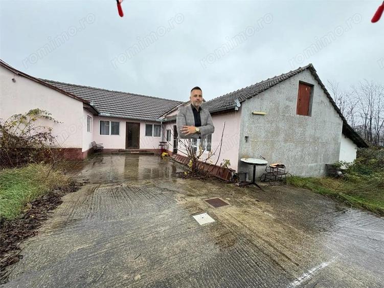 Bocsa Romana, Casa 8 Incaperi, Strada Principala. - 18