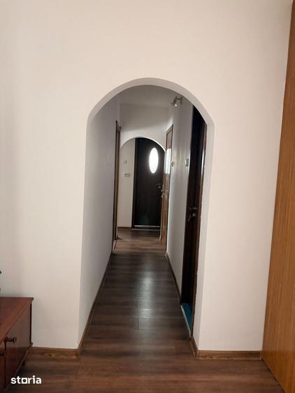 Apartament cu 3 camere în Crângași
