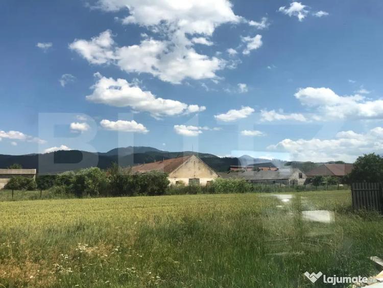 Casă cu 3 camere cu Teren 610 Mp în Cristian