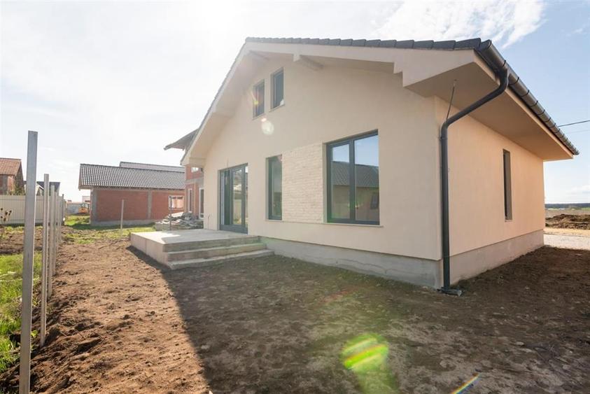 RECO. CASA CU MANSARDA , CIHEI . - 6