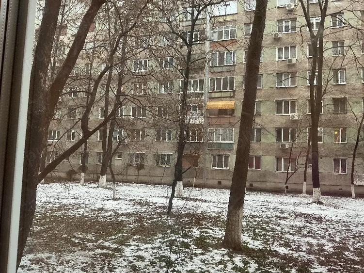 Apartament 3 camere, 46 mp, renovat, parter, metrou Raul Doamnei - 3