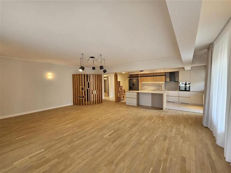 ARCUL DE TRIUMF,  4 CAMERE, 230 MP, RENOVAT, GARAJ DUBLU! - 2