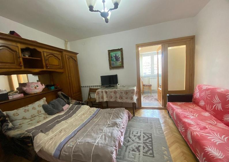 Garsoniera vis a vis de Hala Centrala, etaj 2 - 7