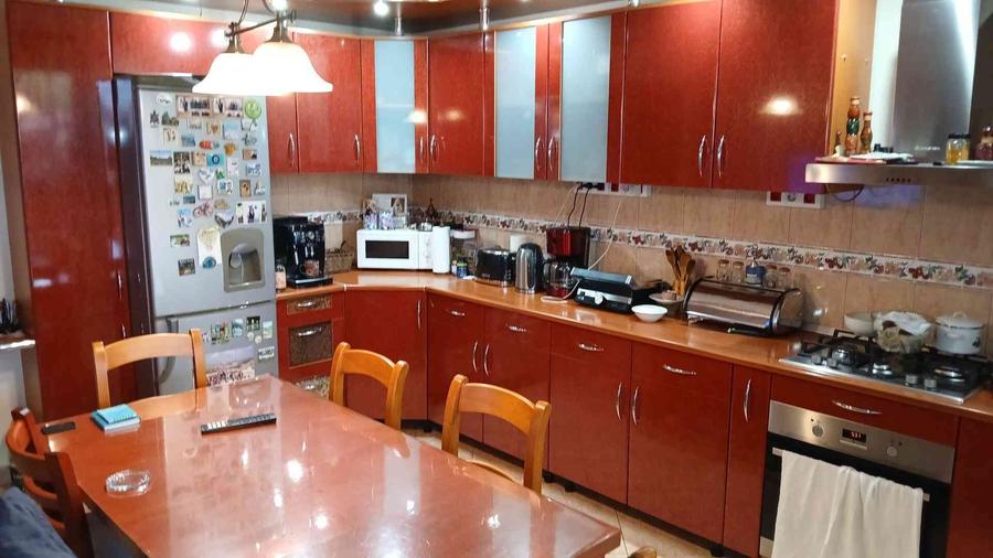 Casa cu 7 camere in zona rezidentiala - 4