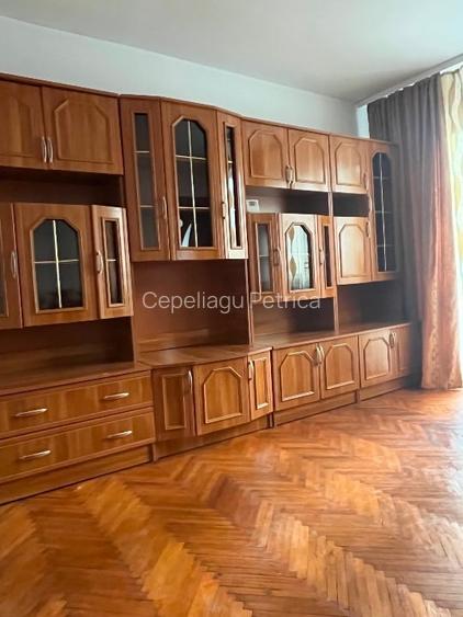 Apartament 3 camere, semidecomandat, confort 2. Constanta.