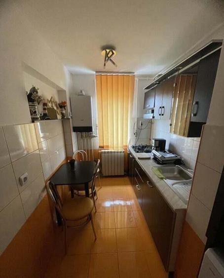 Apartament cu 3 camere de vanzare, Dealul Florilor - 8