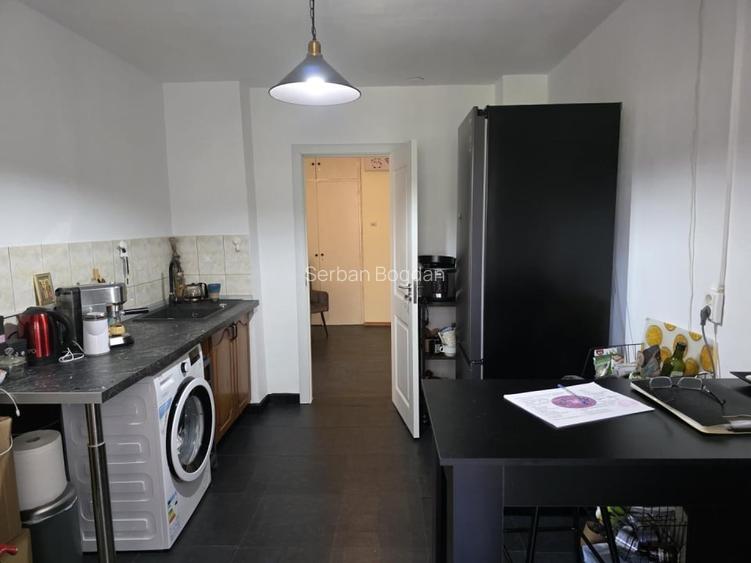 Apartament 4 camare, decomandat, zona Domenii
