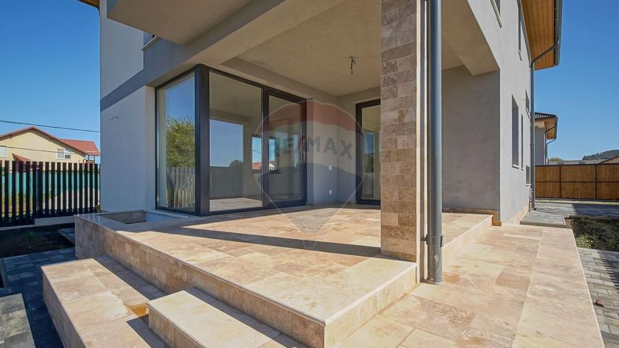 Casa / Vila cu 5 camere de vanzare - 31