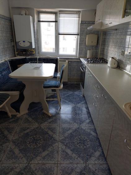 Inchiriez apartament 2 camere - 4