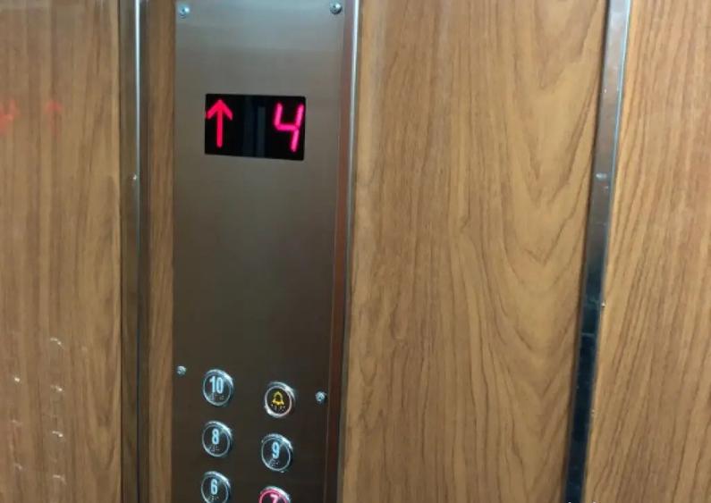 Proprietar Garsoniera Titan Minis metrou renovata nou prima inchiriere - 1