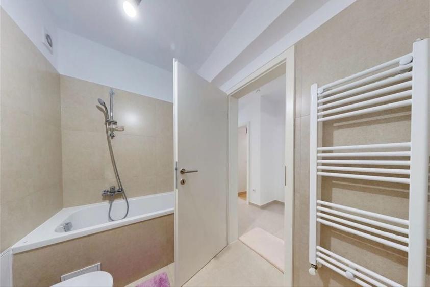 Apartament nou cu 3 camere in cartierul Tractorul - 1