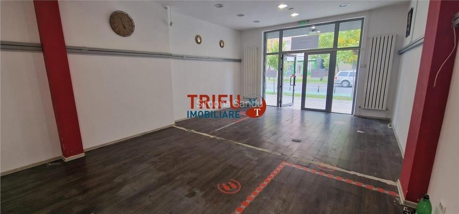 Spatiu cu vad comercial de închiriat în Cetate Spatiu cu vad comercial de închiriat în Cetate