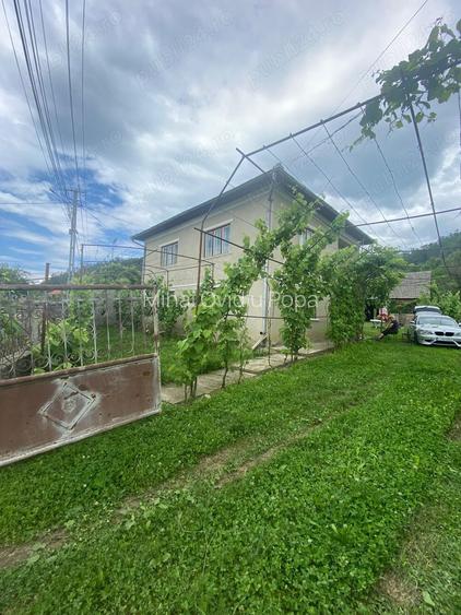 Casa de vanzare sat Stupini