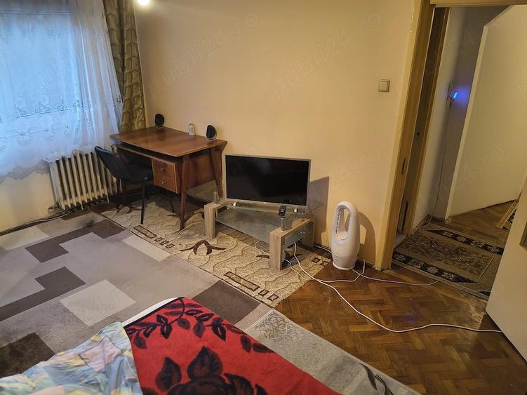 Garsonieră decomandată în Girocului