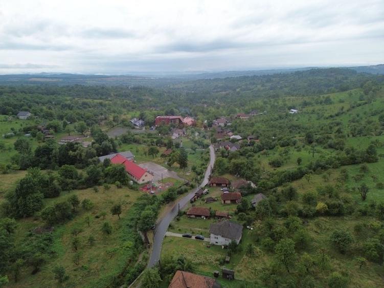 De vânzare casă din caramida cu teren – zonă Pensiunea Secret Garden - 13