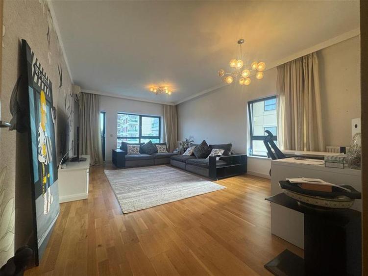 3 CAMERE EMERALD RESIDENCE // LAKEVIEW// 97 MP - 9