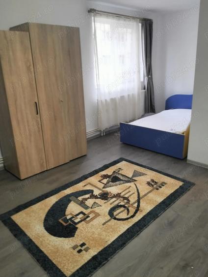 Inchiriez garsoniera - 2