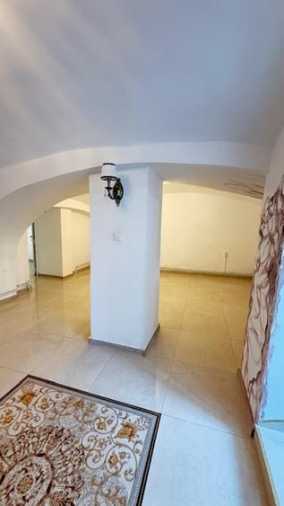 LUCACIU zona Catedralei spatiu de 70 mp finisat, grup sanitar! - 2