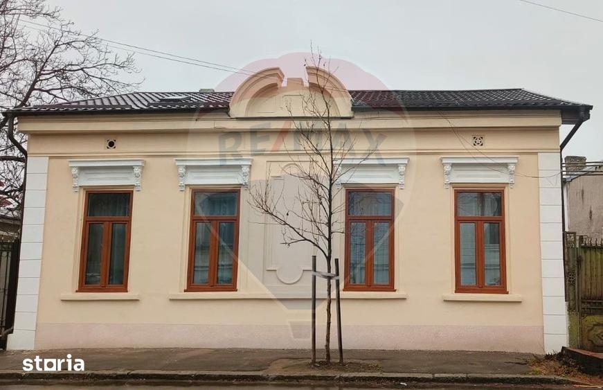Casă cu 3 camere cu Teren 127.58 Mp în Piața Centrală