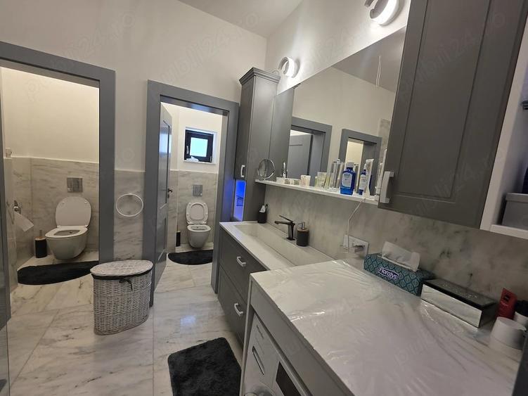 Apartament cu 4 camere decomandat în Decebal