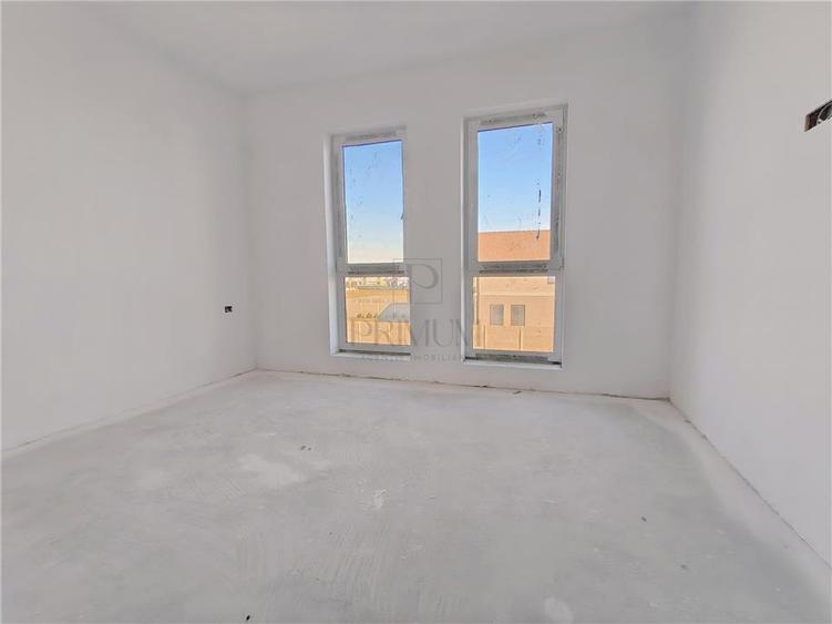 Duplex cu 4 camere cu Canalizare în Moșnița Nouă