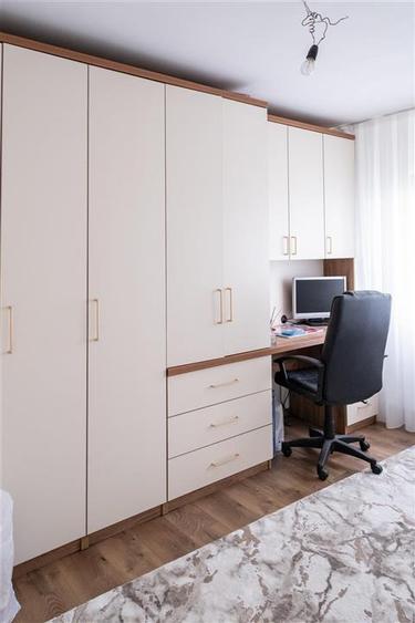 Apartament cu 3 camere decomandat, mobilat în Calea Aradului