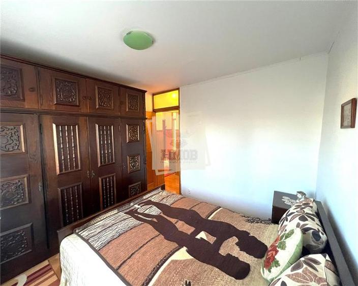 Apartament cu 3 camere decomandat, mobilat în Central