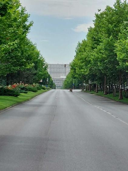 Garsonieră decomandată, mobilată în Unirii