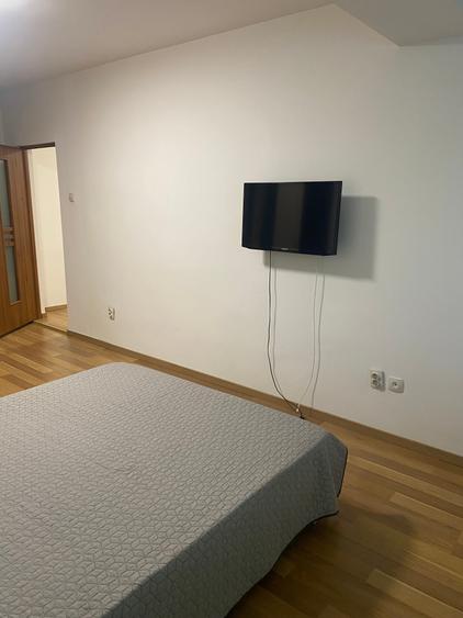 Apartament 2 camere cu loc de parcare, renovat modern,  Aleea Muscel - 13