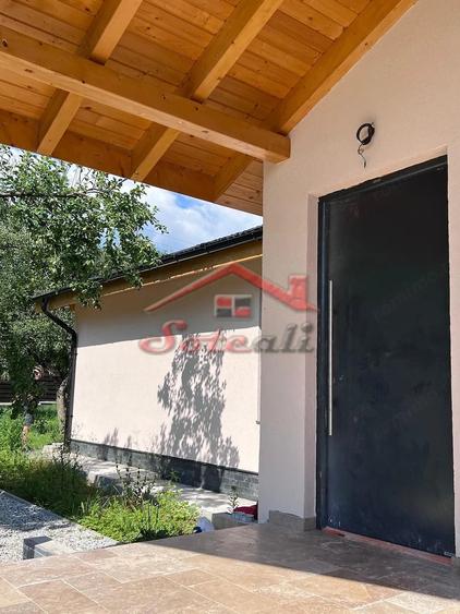 Casă cu 6 camere cu Teren 1030 Mp în Central