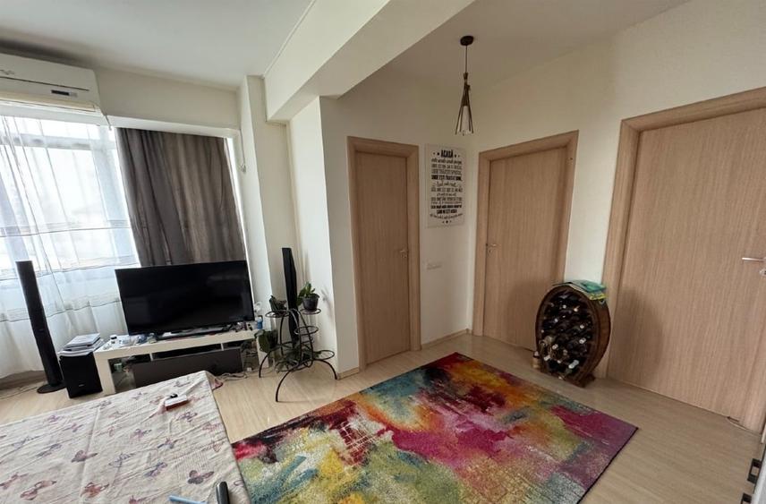 Apartament cu 3 camere, mobilat în Bucureștii Noi