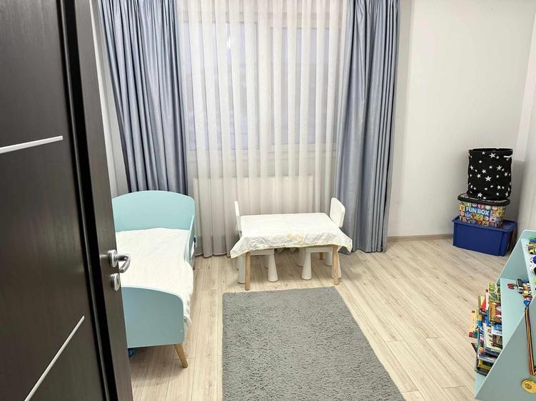 Apartament cu 3 camere decomandat în Bucium
