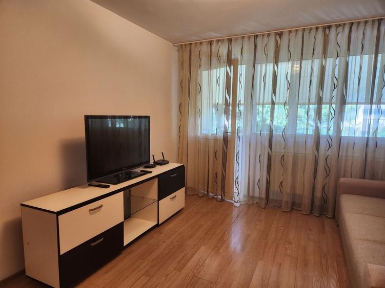 Apartament cu 2 camere decomandat în Drumul Taberei