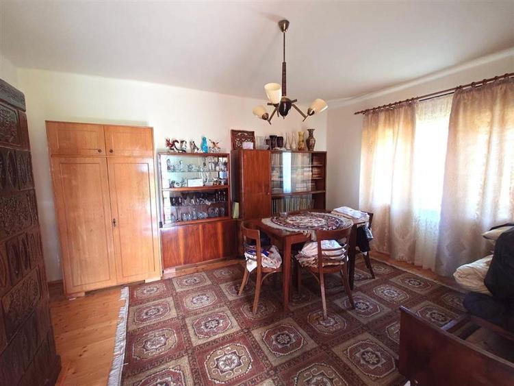 Casă individuală cu 4 camere cu Teren 3892 Mp în Baia de Criș