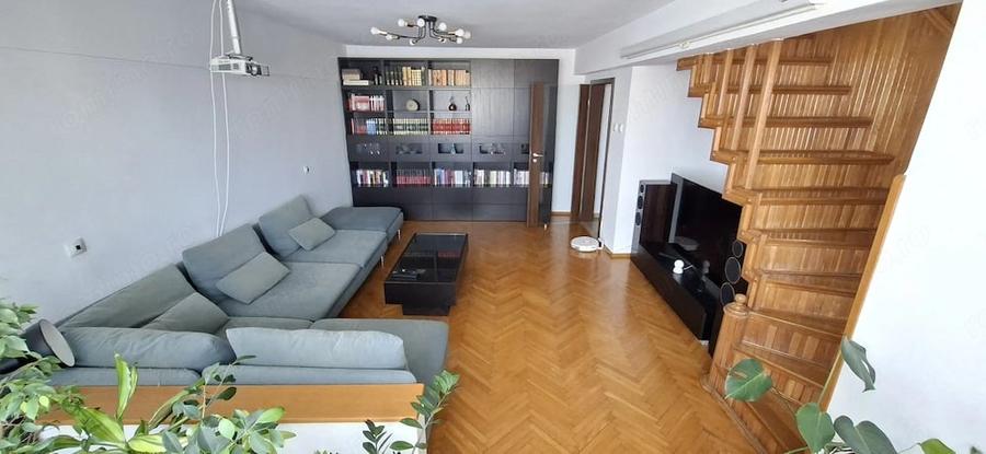 Apartament cu 4 camere decomandat în Olimpia-Stadion